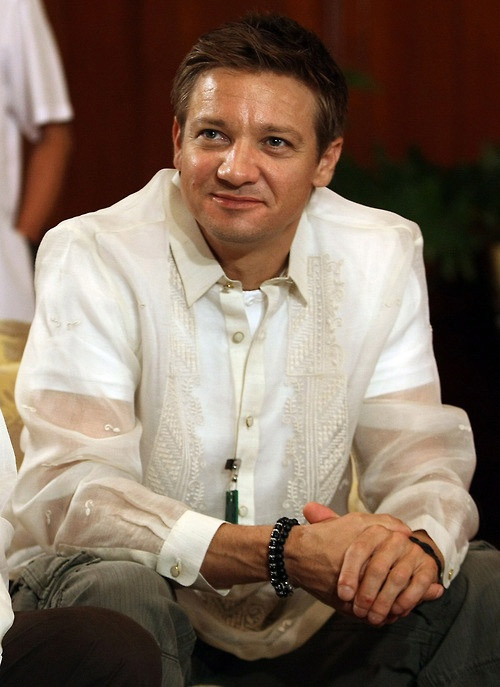 Jeremy Renner wore the Barong during a courtesy call at the Malacañang