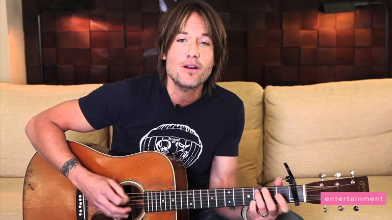 Keith Urban’s acoustic tribute to artists